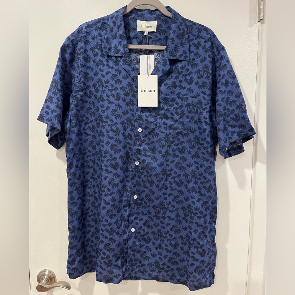 NWT Unison Printed Button Up Size XL